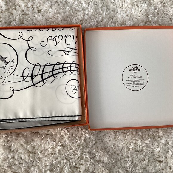HERMES Scarf Carre 90 L'ART D'ECRIRE 100% Silk - Picture 6 of 10